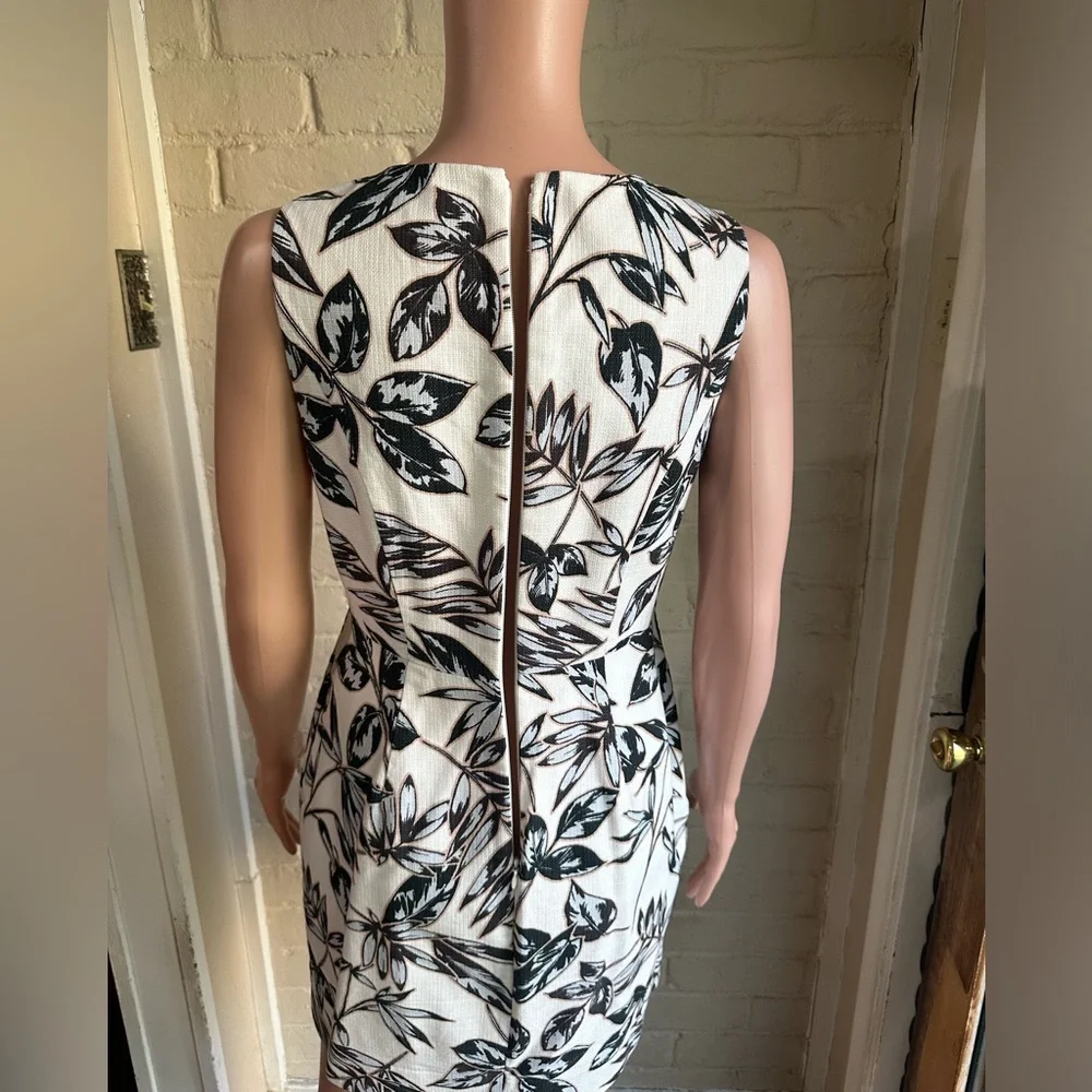 J.Crew size 6 petite 6P blue and white floral pattern dress